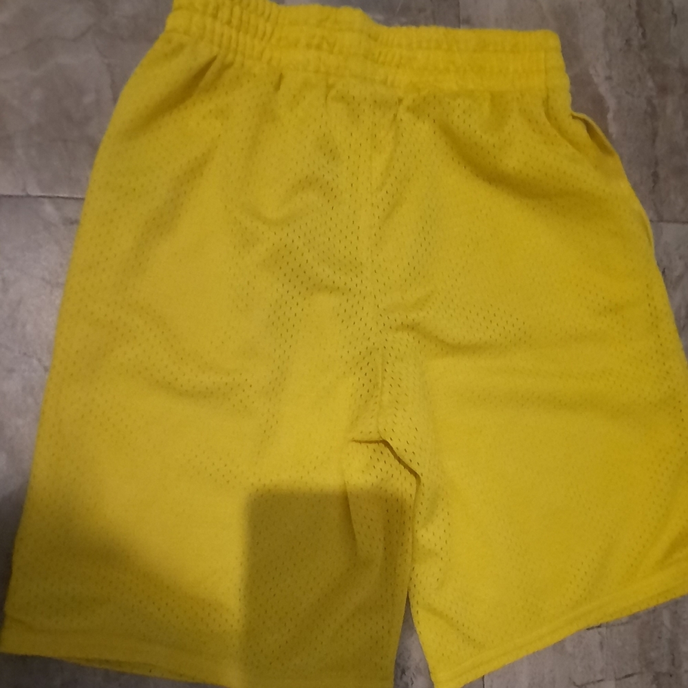 Star yellow Boys shorts size s 6/7